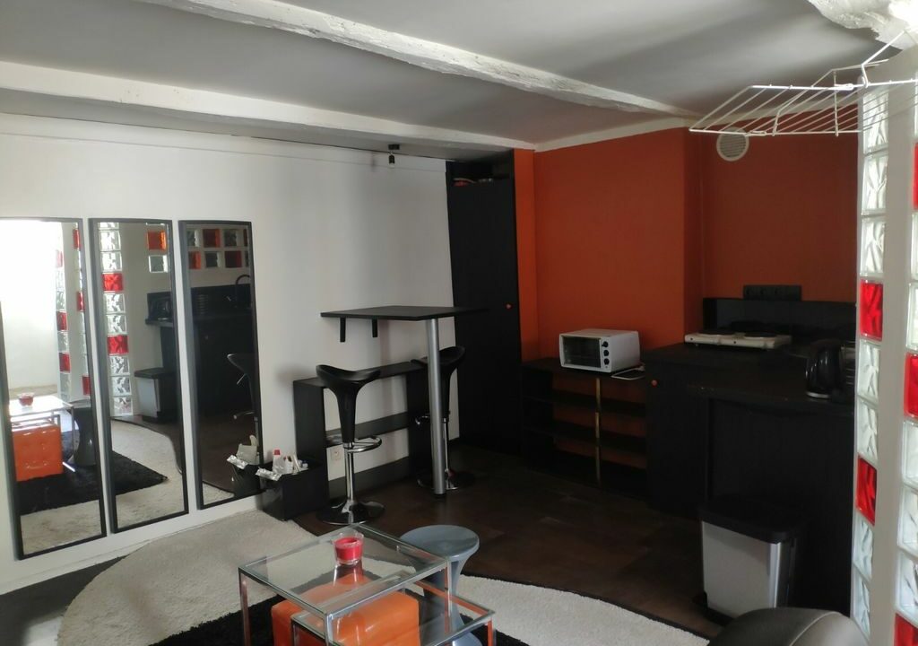 agence-immo-nantes-studio-25m²-place-viarme-nantes (2)