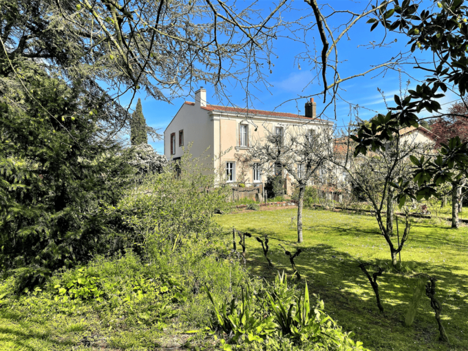 AGENCE IMMO NANTES BELLE DEMEURE DE CHARME 10 PIÈCES 240M² SUR 2816M² VALLET