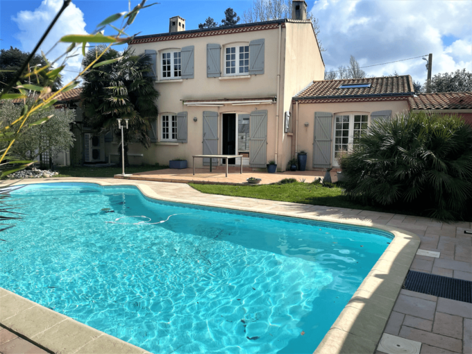 AGENCE IMMO NANTES JOLIE MAISON AVEC PISCINE, 140M², 6 PIÈCES, 711M², HAUTE-GOULAINE