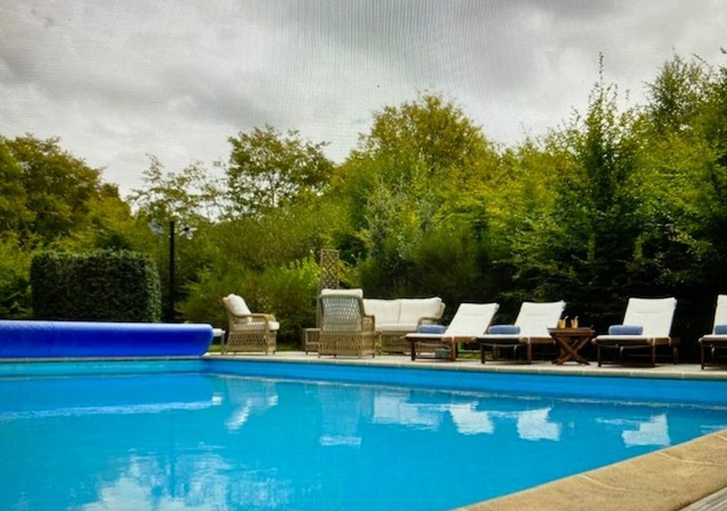 MANOIR 10 PIÈCES 300M² SUR PARC DE 9300M² HAUTE-GOULAINE-min (1)