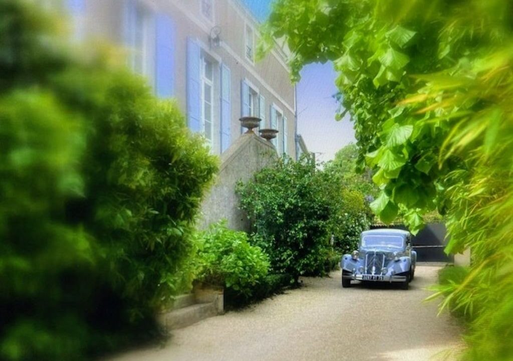 MANOIR 10 PIÈCES 300M² SUR PARC DE 9300M² HAUTE-GOULAINE-min