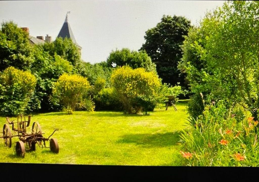 MANOIR 10 PIÈCES 300M² SUR PARC DE 9300M² HAUTE-GOULAINE-min