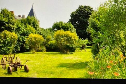 MANOIR 10 PIÈCES 300M² SUR PARC DE 9300M² HAUTE-GOULAINE-min