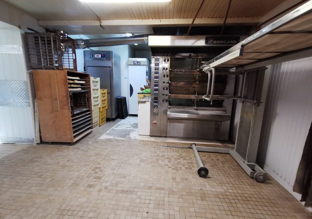 IMMO NANTES ENSEMBLE IMMOBILIER 7 PIÈCES 198M² CUGAND-min
