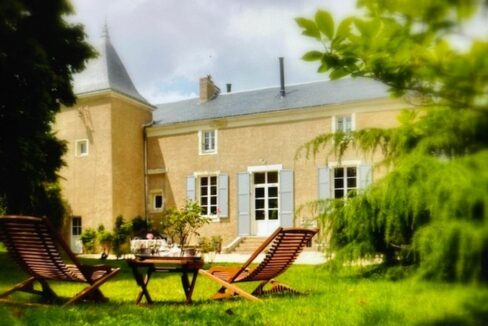 MANOIR 10 PIÈCES 300M² SUR PARC DE 9300M² HAUTE-GOULAINE-min