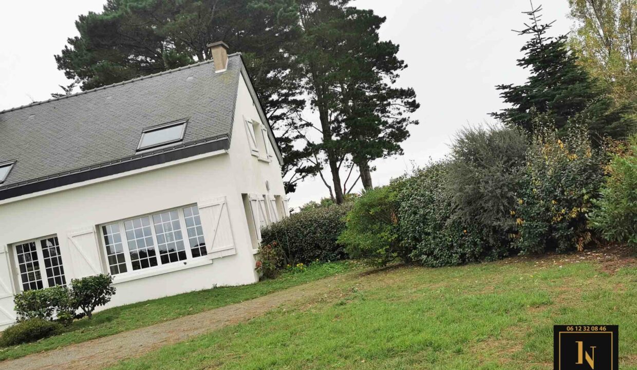 Valérie LEJAY - Agence IMMONANTES, tél. 06.12.32.08.46 ou par mail : v.lejay@agence-immonantes.fr Secteur Côte atlantique : La Tranche sur Mer , Noirmoutier, La Baule, Le Pouliguen, Pornichet,  Piriac sur Mer, Penestin ….. Spécialisée sur : Bien de caractère, bien de prestige, d’exception, maison contemporaine, moderne,  villa ou demeure bourgeoise, de maitre, château, manoir, hôtel particulier….   Je reste à votre disposition pour tout complément d'information ou demande de visite ou demande d'estimation...