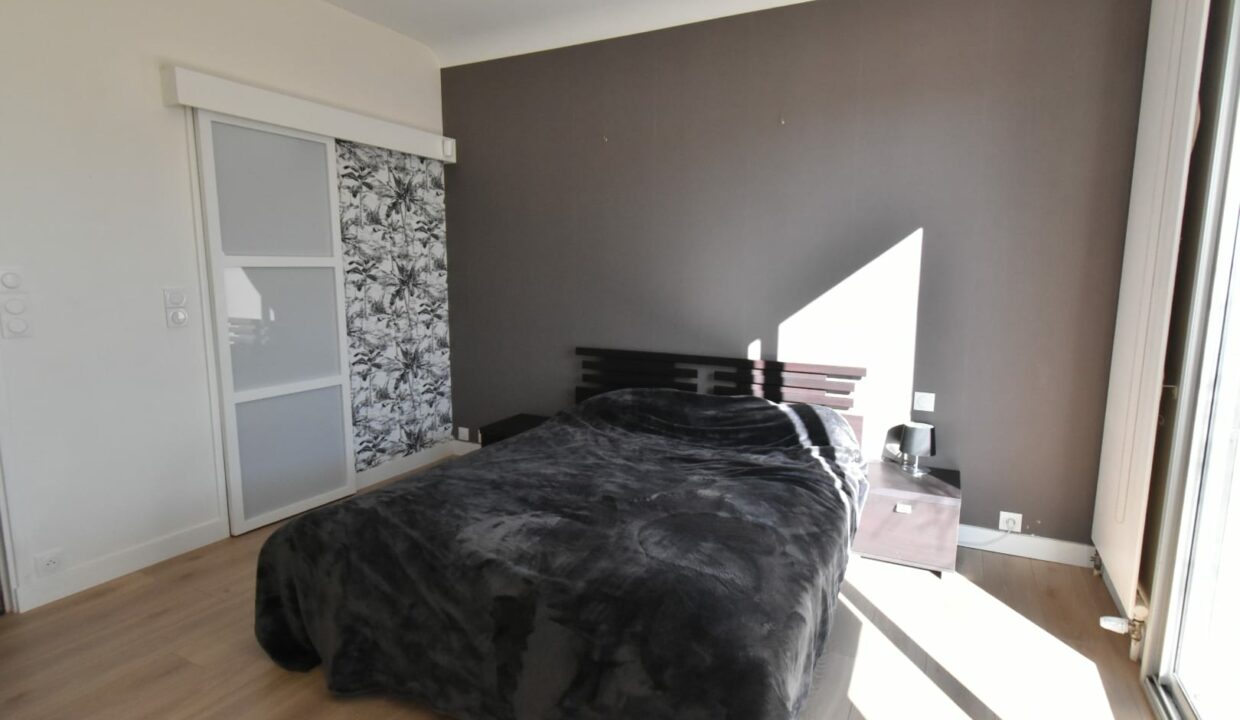 6 PIÈCES 160 M² 615 M² GENESTON, MAISON DE PLAIN PIED 160M2_1869 (2)