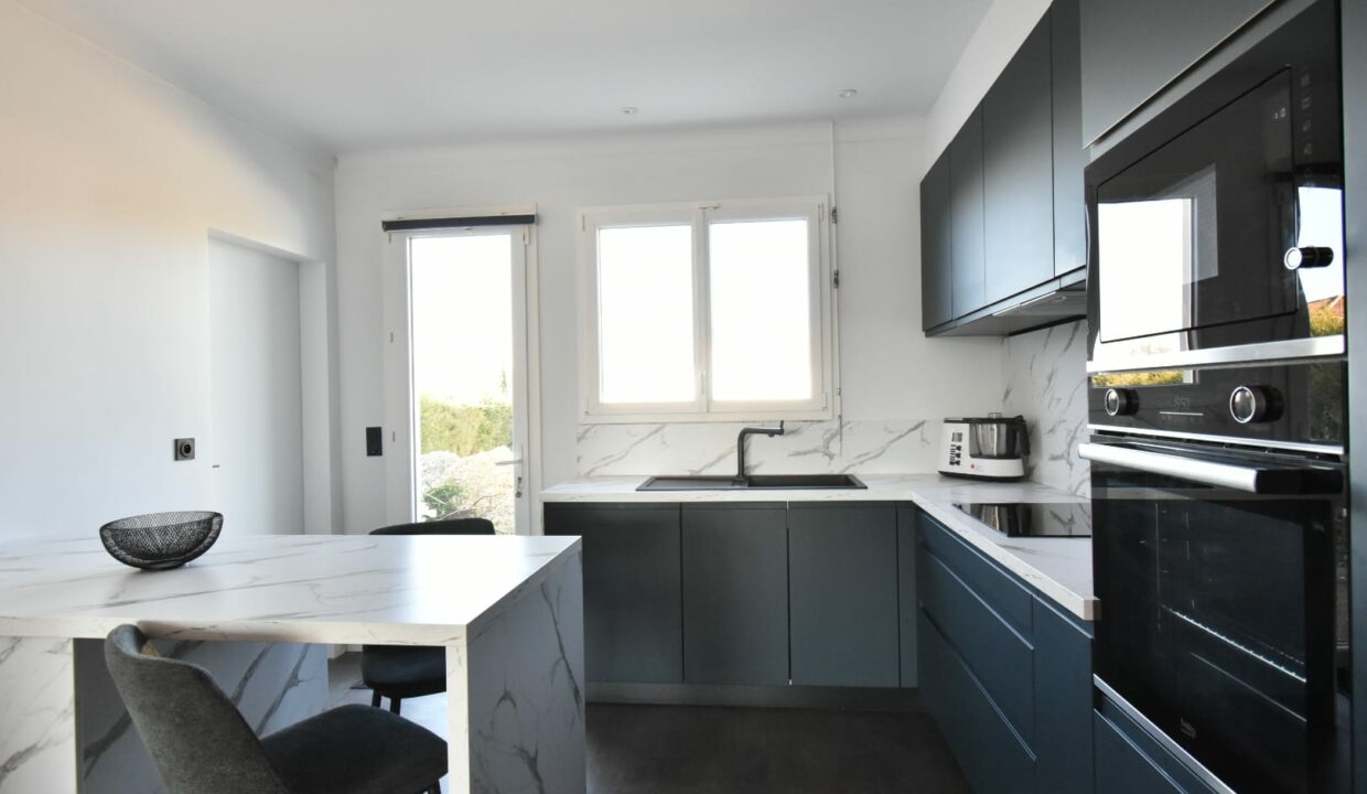 6 PIÈCES 160 M² 615 M² GENESTON, MAISON DE PLAIN PIED 160M2_1869 (4)