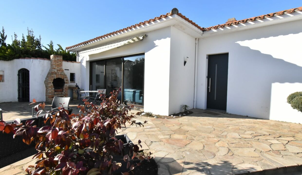 6 PIÈCES 160 M² 615 M² GENESTON, MAISON DE PLAIN PIED 160M2_1869 (8)