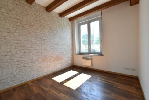 4 PIÈCES 65.49 M² APPARTEMENT T3 - REZ-DE-JARDIN AVEC CAVE ET DÉPENDANCE DANS UNE MAISON DE CARACTÈRE.