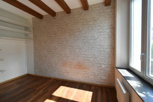 4 PIÈCES 65.49 M² APPARTEMENT T3 - REZ-DE-JARDIN AVEC CAVE ET DÉPENDANCE DANS UNE MAISON DE CARACTÈRE.