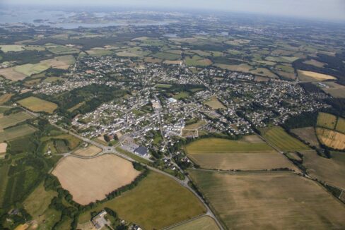 6 PIÈCES 140 M² 1063 M² AU CŒUR DE LA VILLE DE SURZUR (2)