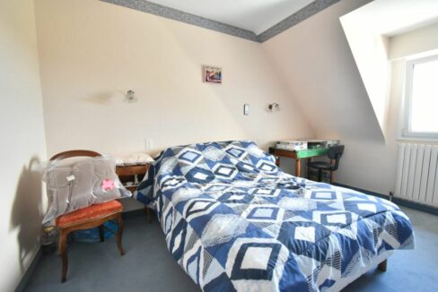 7 PIÈCES 160 M² 1880 M² THEIX - NOYALO MAISON 160M² SUR UNE PARCELLE DE 1880M² CONSTRUCTIBLE. IDEAL POUR INVESTISSEURS OU PROMOTEURS. (1)