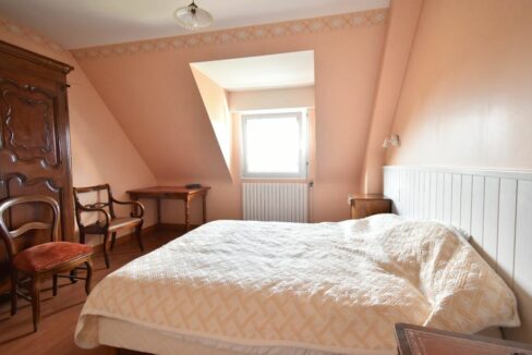 7 PIÈCES 160 M² 1880 M² THEIX - NOYALO MAISON 160M² SUR UNE PARCELLE DE 1880M² CONSTRUCTIBLE. IDEAL POUR INVESTISSEURS OU PROMOTEURS. (14)