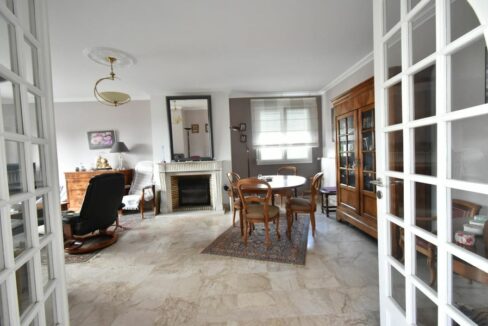 7 PIÈCES 160 M² 1880 M² THEIX - NOYALO MAISON 160M² SUR UNE PARCELLE DE 1880M² CONSTRUCTIBLE. IDEAL POUR INVESTISSEURS OU PROMOTEURS. (3)