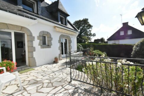 7 PIÈCES 160 M² 1880 M² THEIX - NOYALO MAISON 160M² SUR UNE PARCELLE DE 1880M² CONSTRUCTIBLE. IDEAL POUR INVESTISSEURS OU PROMOTEURS. (9)