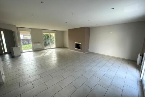 b-IMMO NANTES MAISON DE PLAIN PIED 6 PIÈCES 174M² 790M² SAINT-AIGNAN-GRANDLIEU (2)