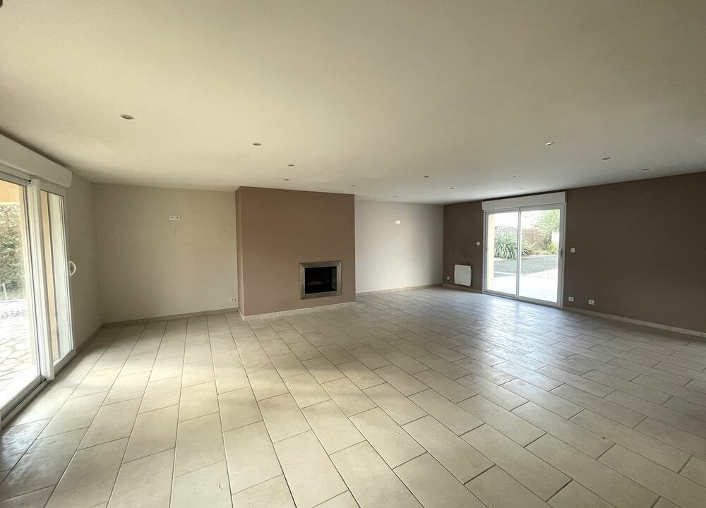 b-IMMO NANTES MAISON DE PLAIN PIED 6 PIÈCES 174M² 790M² SAINT-AIGNAN-GRANDLIEU (6)