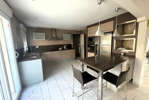 b-IMMO NANTES MAISON DE PLAIN PIED 6 PIÈCES 174M² 790M² SAINT-AIGNAN-GRANDLIEU (8)