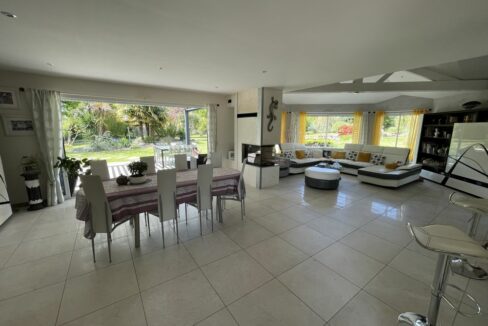 b-immo-7 pièces 177 m² 6743 m² Maison de 177m², 7 pièces 177 m² 6743 m² Saint-Philbert-De-Grand-Lieu. (16)
