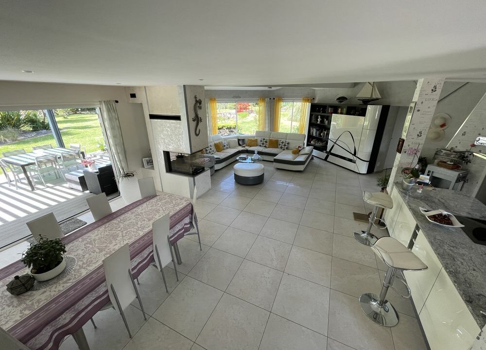 b-immo-7 pièces 177 m² 6743 m² Maison de 177m², 7 pièces 177 m² 6743 m² Saint-Philbert-De-Grand-Lieu. (5)