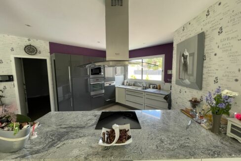 b-immo-7 pièces 177 m² 6743 m² Maison de 177m², 7 pièces 177 m² 6743 m² Saint-Philbert-De-Grand-Lieu. (7)