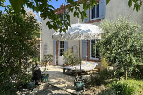 b-immo-5 pièces 127 m² 1233 m² Charmante Longère 127 m2 5 pièces Frossay (21)