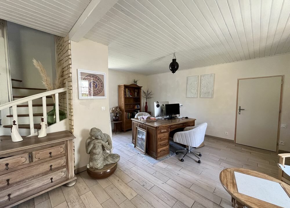b-immo-5 pièces 127 m² 1233 m² Charmante Longère 127 m2 5 pièces Frossay (22)