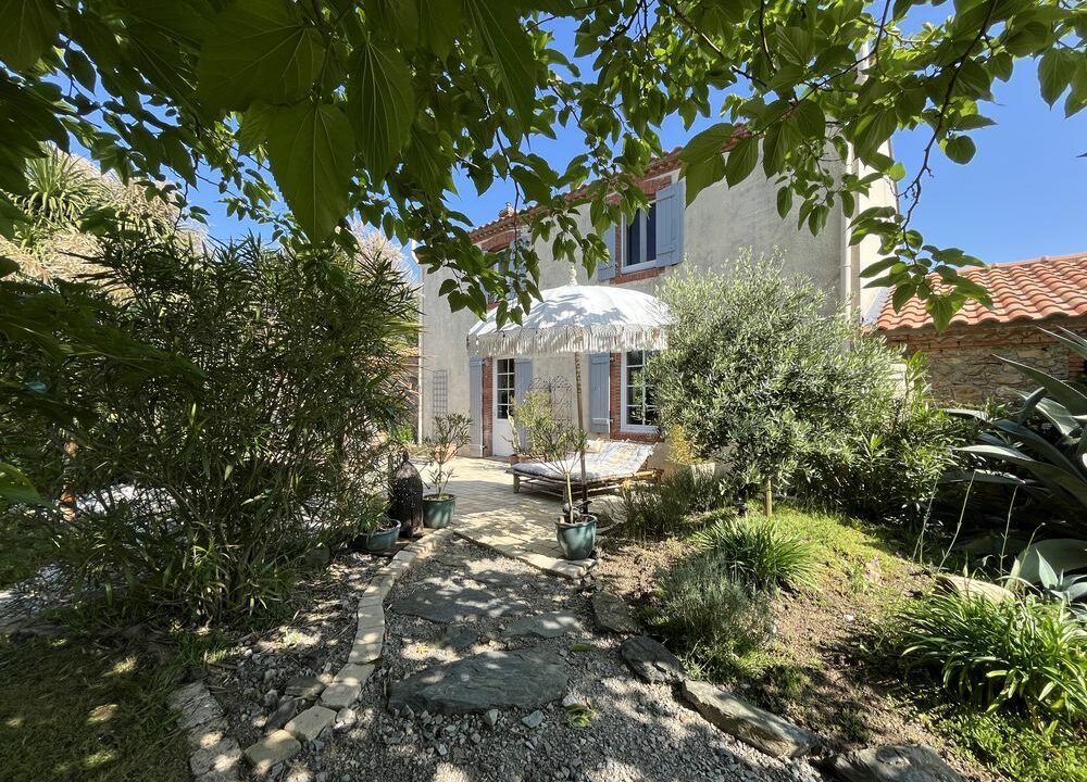 b-immo-5 pièces 127 m² 1233 m² Charmante Longère 127 m2 5 pièces Frossay (24)