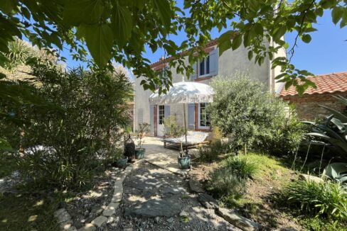 b-immo-5 pièces 127 m² 1233 m² Charmante Longère 127 m2 5 pièces Frossay (24)