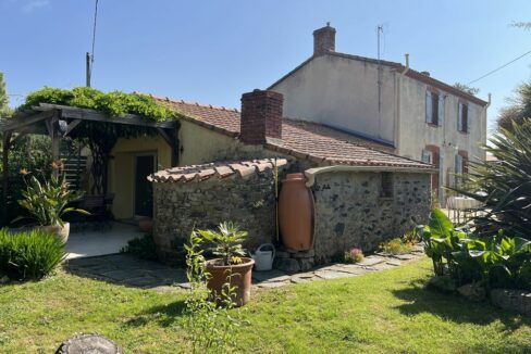 b-immo-5 pièces 127 m² 1233 m² Charmante Longère 127 m2 5 pièces Frossay (26)