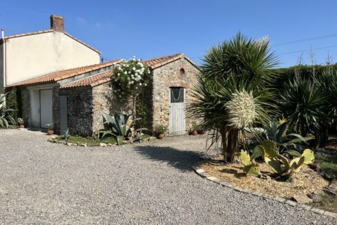 b-immo-5 pièces 127 m² 1233 m² Charmante Longère 127 m2 5 pièces Frossay (27)