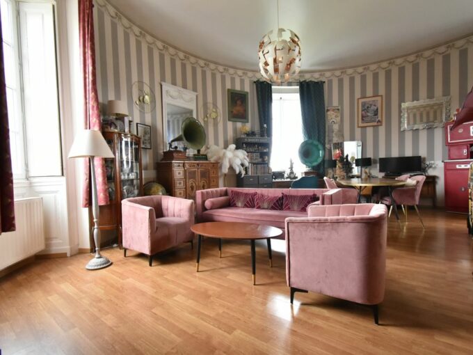 b-immo-6 pièces 132 m² Appartement atypique en bord de Loire et son magnifique parc, Champtoceaux (49271), La Varenne