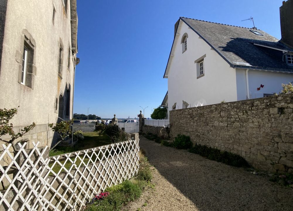 Agence immobiliere ImmoNantes CROISIC Maison familiale face au port, vue mer