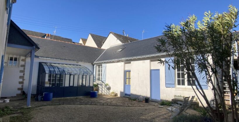 Agence immobiliere ImmoNantes CROISIC Maison familiale face au port, vue mer