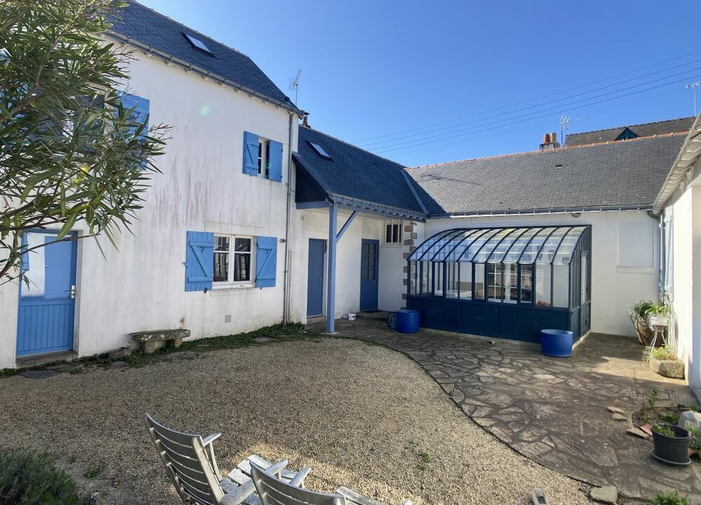 Agence immobiliere ImmoNantes CROISIC Maison familiale face au port, vue mer
