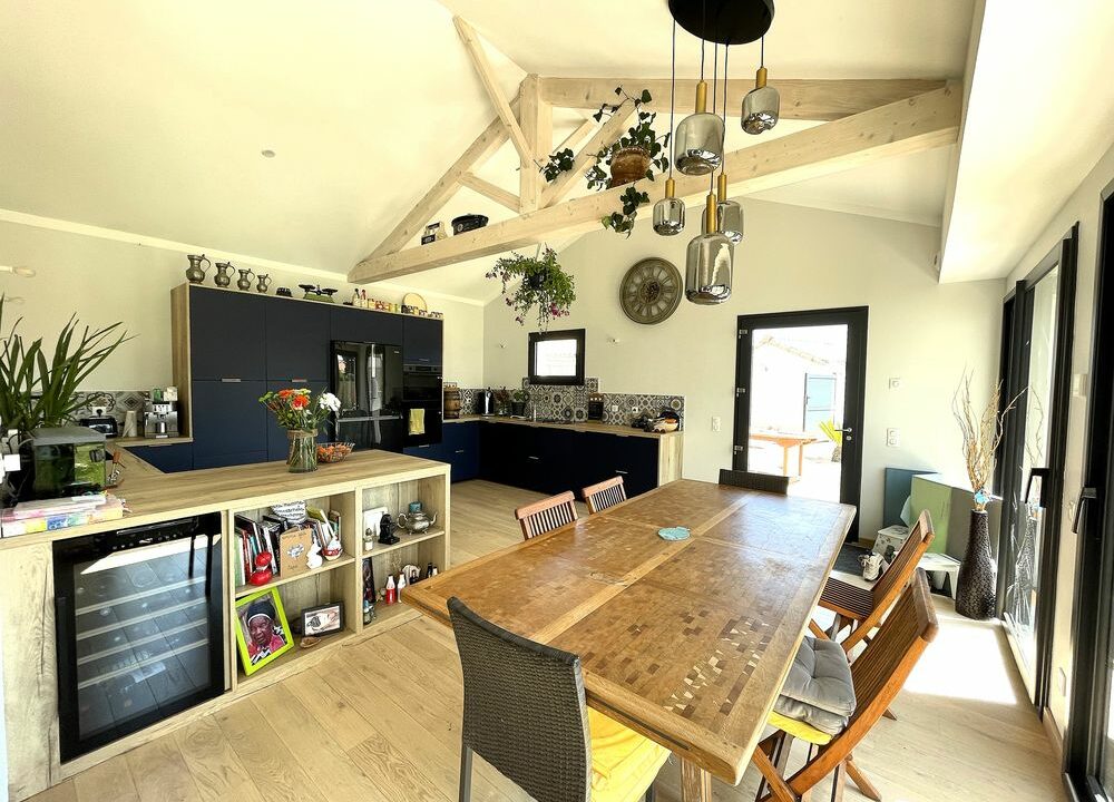 b-immo-8 pièces 215 m² 830 m², Belle Villa 215 m² La Plaine Sur Mer. (10)