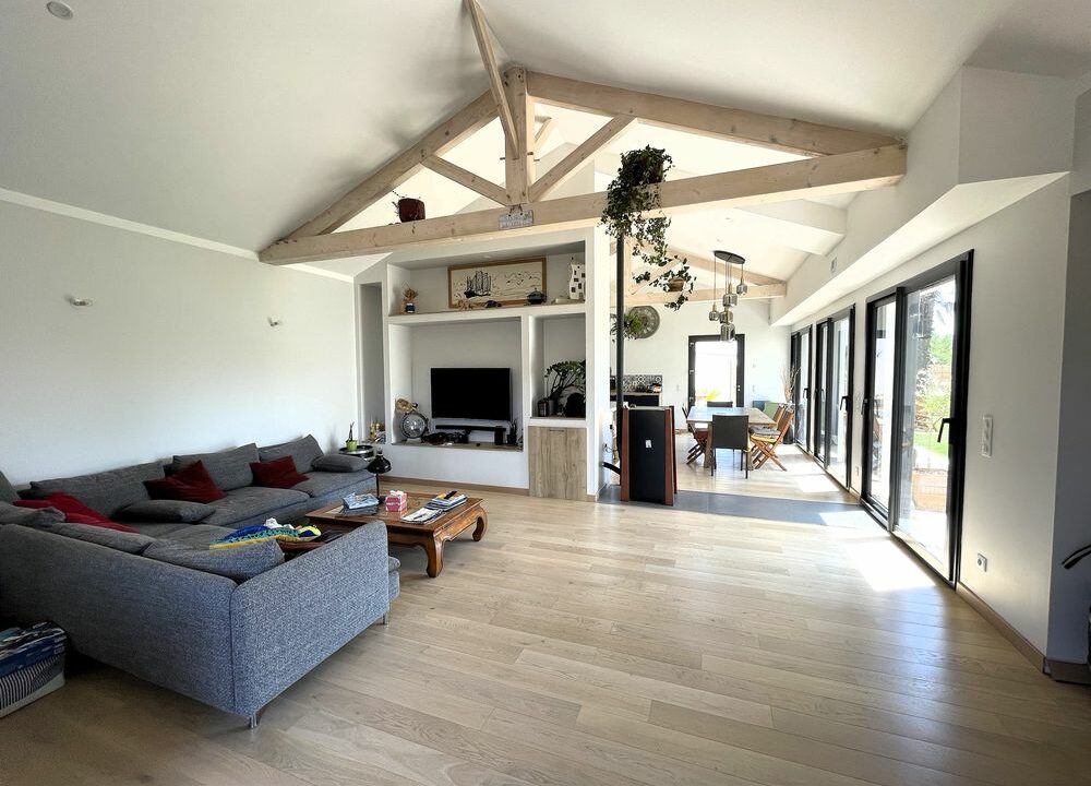 b-immo-8 pièces 215 m² 830 m², Belle Villa 215 m² La Plaine Sur Mer. (11)