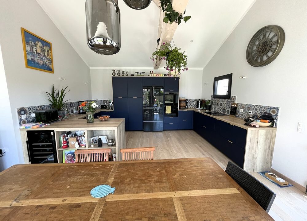 b-immo-8 pièces 215 m² 830 m², Belle Villa 215 m² La Plaine Sur Mer. (13)