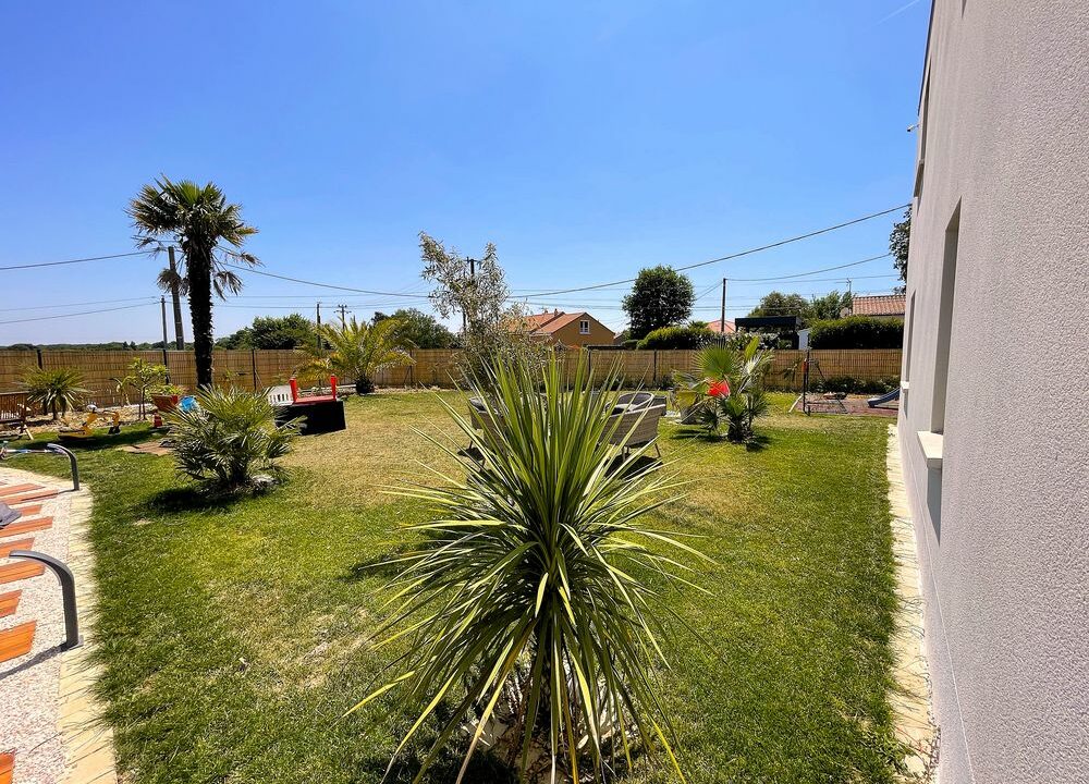 b-immo-8 pièces 215 m² 830 m², Belle Villa 215 m² La Plaine Sur Mer. (4)