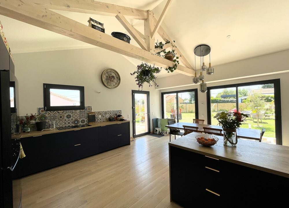 b-immo-8 pièces 215 m² 830 m², Belle Villa 215 m² La Plaine Sur Mer. (9)