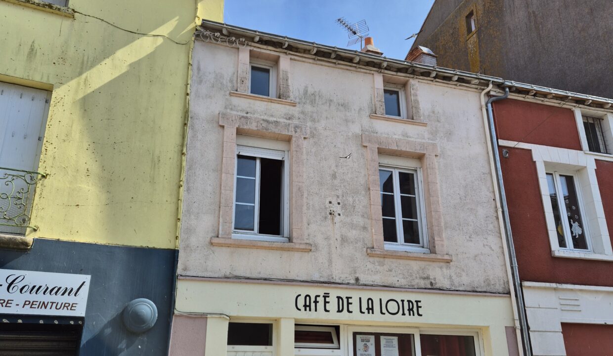 IMMO PORNIC MAISON BORD DE LOIRE SUR 3 ETAGES 7 PIECES 172 M² AVEC BAIL LOCATIF FOND DE COMMERCE PAIMBOEUF 5