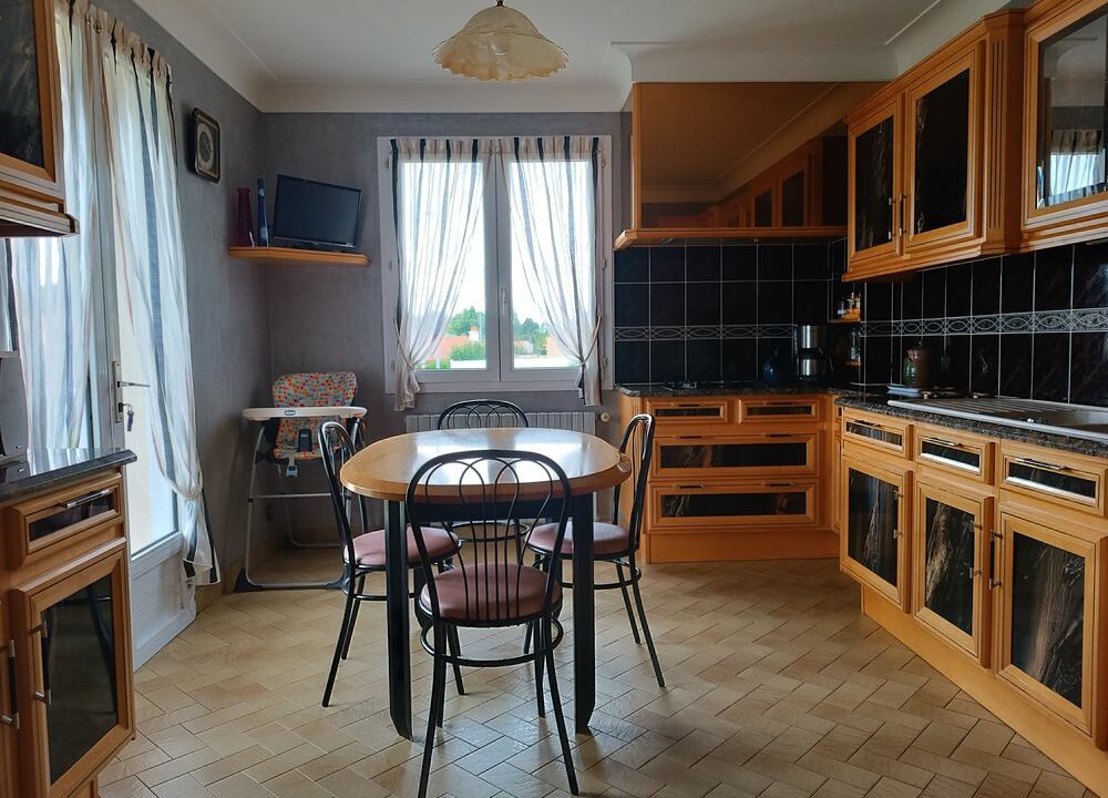 b-immo-6-pieces-117-m²-MAISON-proche-du-centre-6-pieces-117m²-4-chambres-Saint-VIAUD-44320-7