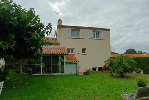 b-immo-6-pieces-117-m²-MAISON-proche-du-centre-6-pieces-117m²-4-chambres-Saint-VIAUD-44320-8