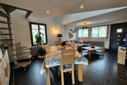 b-immo-7-pieces-106-m²-375-m²-MAISON-Ville-7-Pieces-Toute-Renovee-Foyer-cocon-pour-Famille-19