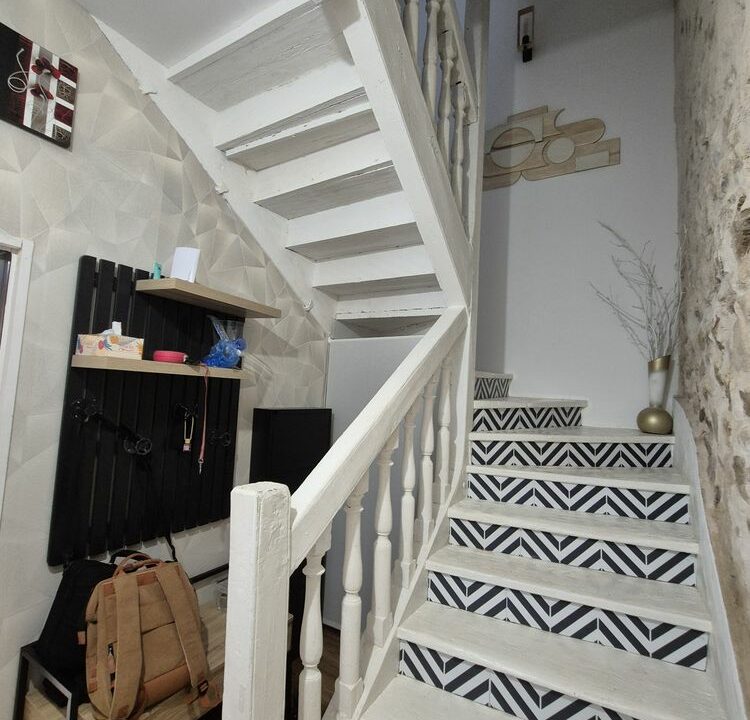 b-immo-7-pieces-120-m²-152-m²-MAISON-Ville-7-Pieces-Toute-Renovee-Foyer-cocon-pour-Famille-1