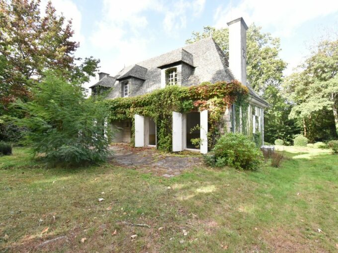 b-immo-7 pièces 223.5 m² 3532 m² - Maison de 230 m2 à rénover sur terrain de 3500 m2, Orvault Petit-Chantilly (1)
