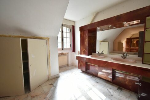 b-immo-7 pièces 223.5 m² 3532 m² - Maison de 230 m2 à rénover sur terrain de 3500 m2, Orvault Petit-Chantilly (8)