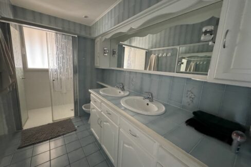b-immo-8 pièces 145 m² 669 m² - maison 5 chambres de 145 m2, Basse-Goulaine - pôle sud (2)