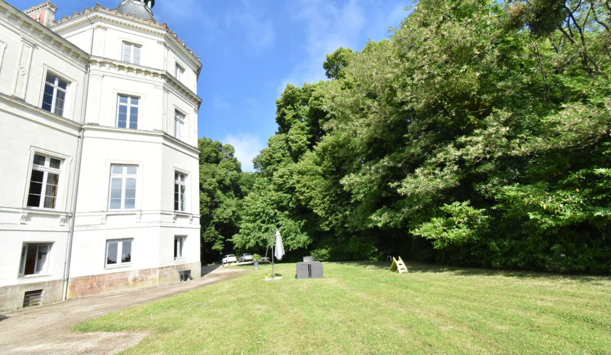 immo-5-pieces-124-m²-Superbe-appartement-et-son-jardin-privatif-Champtoceaux-49272La-Varenne 3